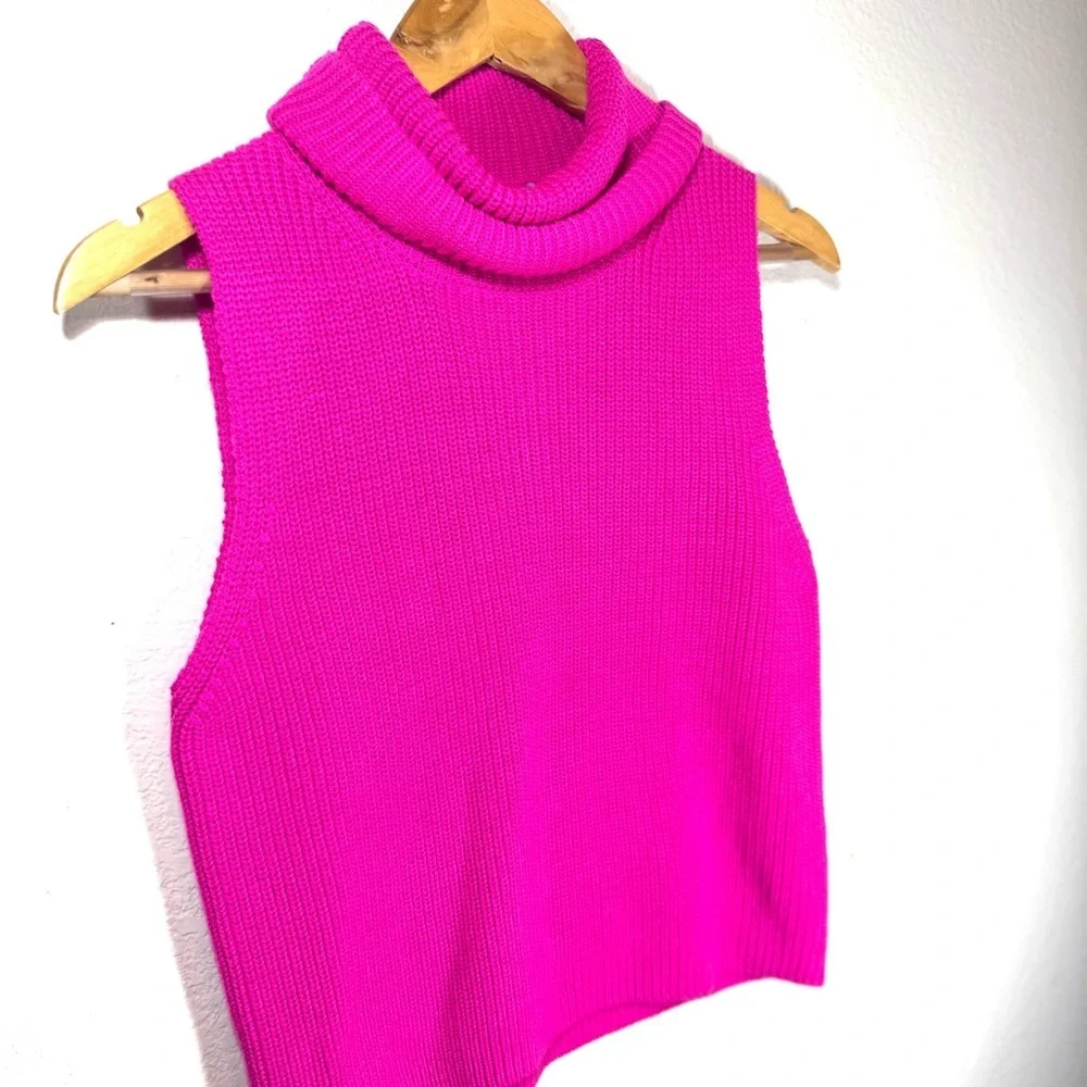 NWT Antonio Melani Dylon Sleeveless Bright Pink Turtleneck Sweater size Medium